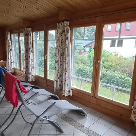 펜션 Berglodge Fuer 10 Personen Mit Sauna Und Yacuzzi *