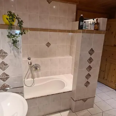 Berglodge Fuer 10 Personen Mit Sauna Und Yacuzzi