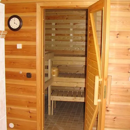 Berglodge Fuer 10 Personen Mit Sauna Und Yacuzzi